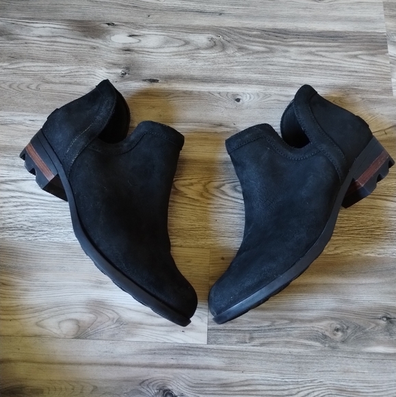 Sorel Shoes - Sorel Lolla Cut-Out Black Suede Bootie NL3379-010 size 8.5